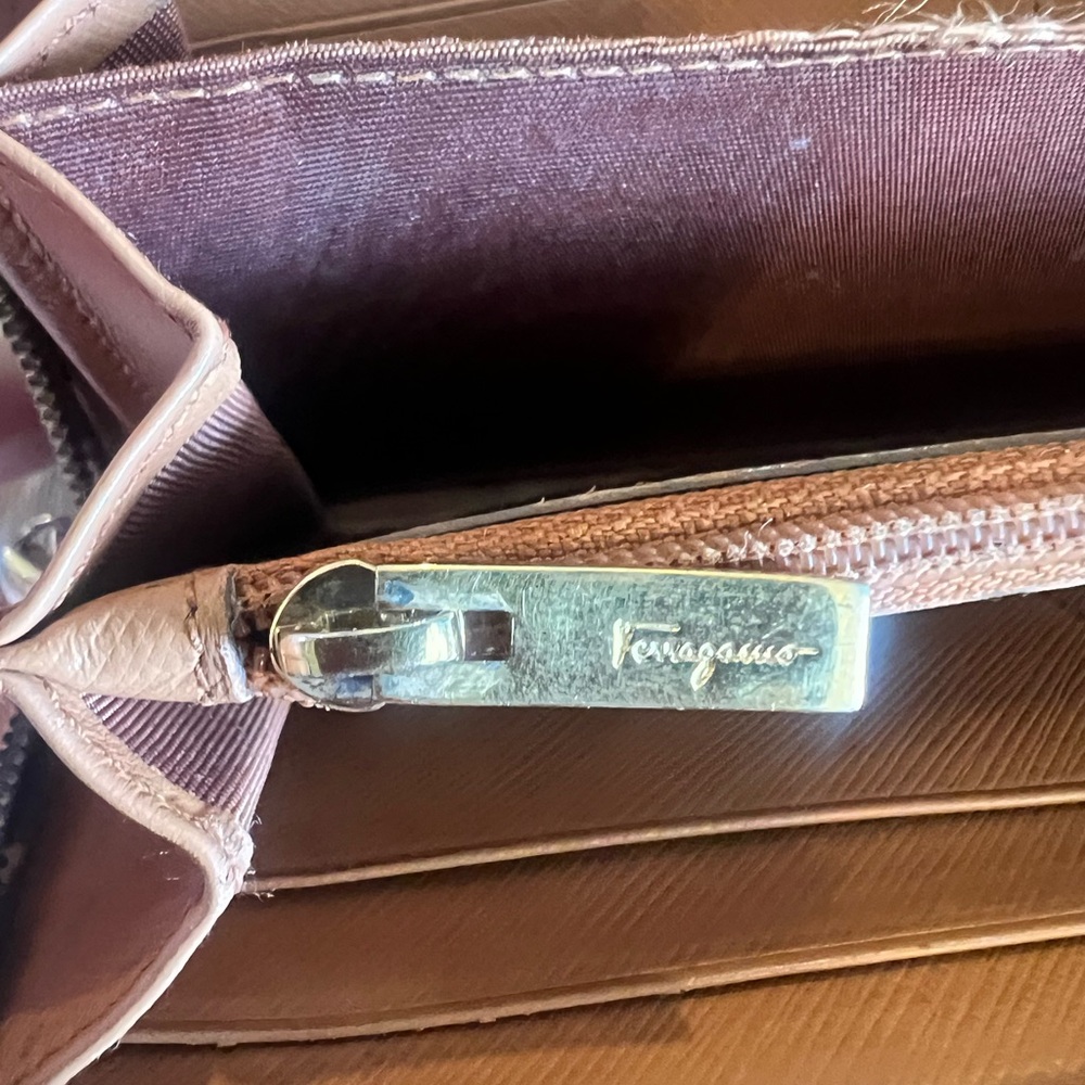 Salvatore Ferragamo Project Wallet -broken zipper - Picture 5 of 6
